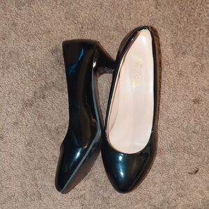 Elegant Black Women's Pumps